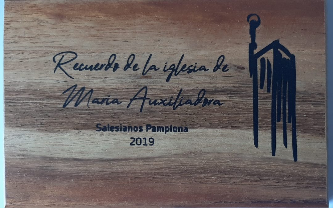 Salesianos Pamplona en calle Aralar: Recuerdo de la Iglesia de María Auxiliadora