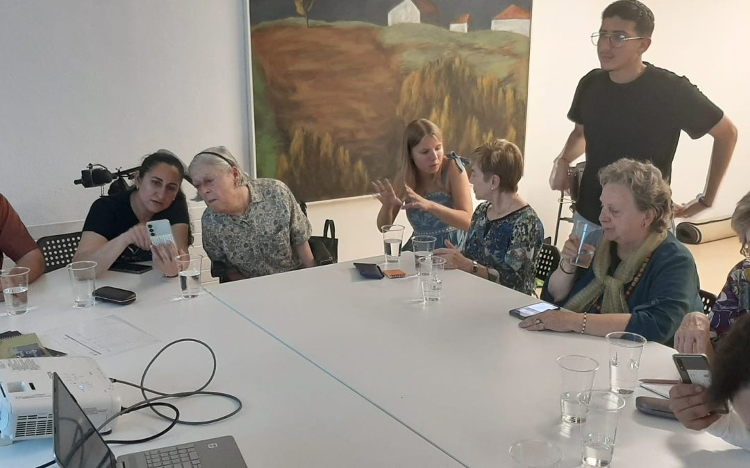 Educación Digital para personas mayores. Taller de WhatsApp 2026.